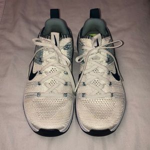 Women’s Nike Metcon 4